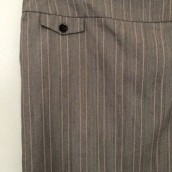 AGB Dresses & Skirts - NWT Women’s pencil skirt AGB Grey with pink